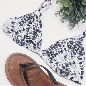 NWT | Hollister Triangle Bikini Top